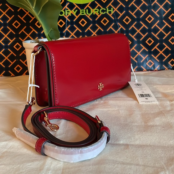 New, authentic tory burch Emerson patent mini crossbody red - Picture 3 of 11